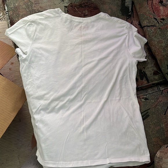 Stranger Things 11 Eleven Graphic Tee with Retro Design EUC - Picture 3 of 3